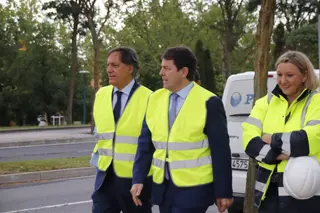 Mañueco, visita las obras de la nueva Residencia de la Tercera Edad, San Juan de Sahagún