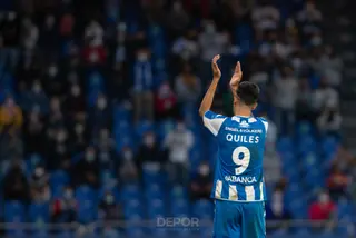 Quiles aplaude a la afición en Riazor / FOTO RC DEPORTIVO.