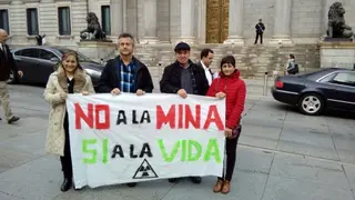Asamblea informativa de Stop Uranio en Villavieja de Yeltes sobre la reapertura de la mina