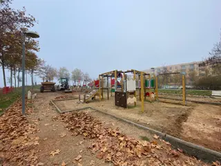 Arrancan las obras de cuatro parques infantiles y la plantación de árboles en el Zurguén