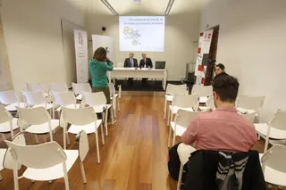 Seminario sobre ciencia y tecnología.