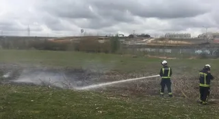 Incendio de rastrojos en el barrio Zurguén
