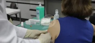 El Ministerio de Sanidad recomienda la vacunación frente a la gripe a los grupos de riesgo