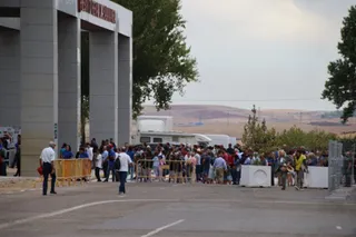 Largas colas en Salamaq en la mañana del sábado, 2 de septiembre. Fotos Andrea M (1)