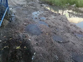Terreno anegado en el cruce entre la avenida Gonzalo Torrente Ballester y la avenida San Agustin