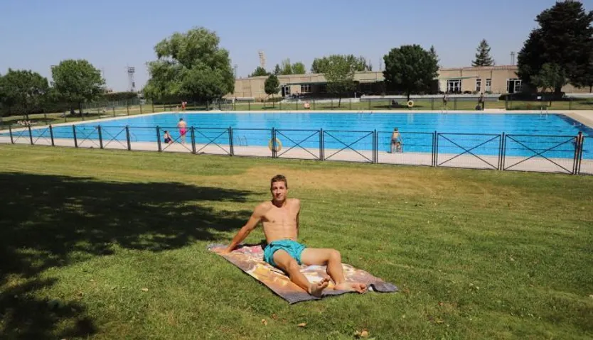 Piscina del Helmántico (2)