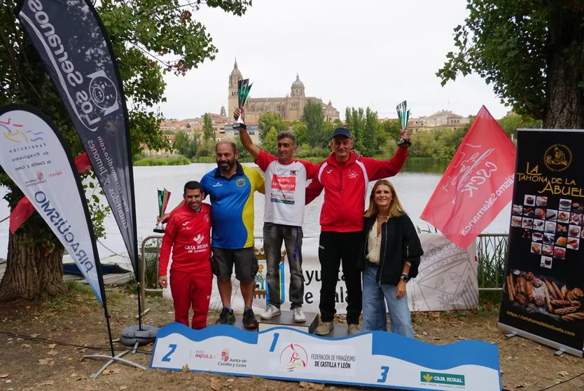 XXVIII Campeonato Regional de Edad de Piragüismo de Castilla y León en el río Tormes a su paso por Salamanca capital