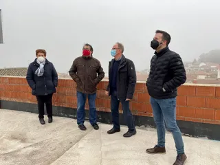 Dirigentes socialistas, durante su visita a El Payo
