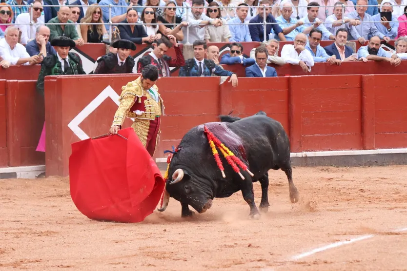 Morante de la Puebla ante su segundo toro de García Jiménez