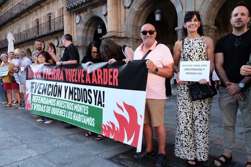 Concentración Nuestra Tierra Vuelve a Arder (1)