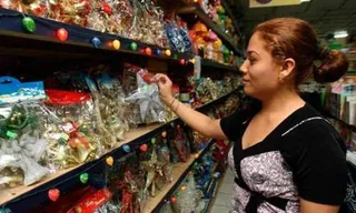 Azafatas, dependientes y teleoperadores, principales perfiles a cubrir