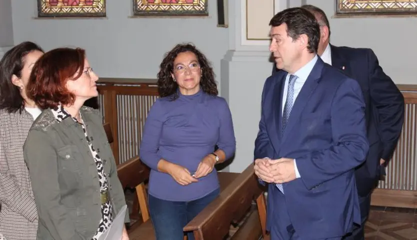 Alfonso Fernández Mañueco y David Mingo visitan Los Montalvos con motivo de la rehabilitación de los fresnos de Genaro de Nó