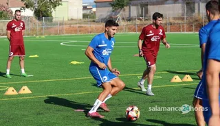 Iván Moreno, en un entrenamiento con Unionistas