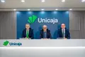 de izquierda a derecha, Pablo González, Isidro Rubiales y Jaime Hernández, director de Relación con Inversores.