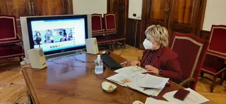 La subdelegada de Gobierno, Encarnación Pérez, durante el encuentro con las asociaciones | Foto: Subdelegación de Gobierno de Salamanca