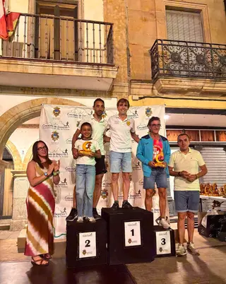 Gran participación en la Carrera Nocturna Villa de Alba de Tormes