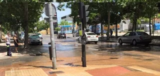 Otro reventón, pero de tuberías, en la avenida de San Agustín