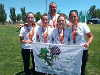 Bronce en el Nacional de tiro con arco para el equipo femenino de recurvo de Club La Flecha