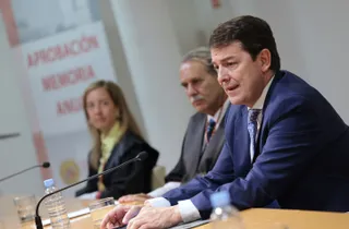 Mañueco en la presentación de la Memoria del Consejo Consultivo de 2023