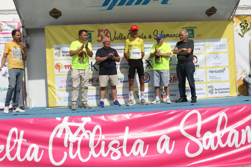 Gari Ugarte (Euskadi Fundazioa) se viste de líder de la Vuelta a Salamanca