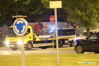 Un aparatoso accidente en la avenida de Salamanca se salda con un motorista herido