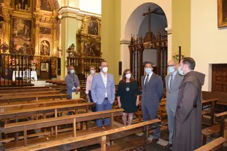 El director general de Patrimonio de la Junta y el presidente de la Diputación en su visita al Convento de las Carmelitas