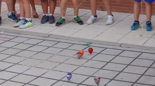 Quedada de peonzas en Carbajosa para aficionados de 8 a 16 años
