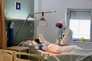 Un paciente con Covid 19 es atendido en un hospital. | EP
