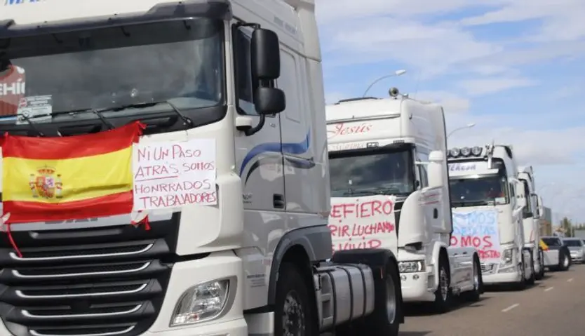 Marcha lenta de transportistas por Salamanca