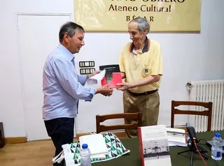 Entrega de libro