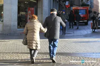 Gente personas mayores jubilados copia