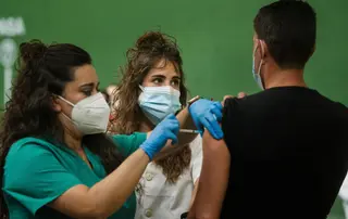 Fotos de vacunación masiva. Foto: Agencia ICAL