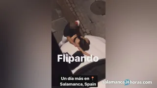 Dos jóvenes mantienen relaciones encima de un coche en Salamanca