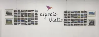Exposición sobre senderismo en Vialia