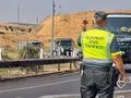La Guardia Civil de Salamanca escolta el regreso de los bomberos portugueses tras su apoyo en la extinción de los incendios de Ávila