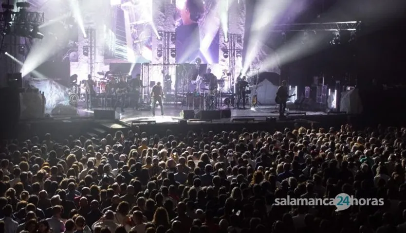 Concierto de Manolo García en el Multiusos Sánchez Paraíso. Fotos Juanes (66)