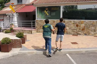 Detenido el supuesto autor de una ciberestafa de 60.000 euros a empresas de Salamanca y Portugal. Foto: Guardia Civil