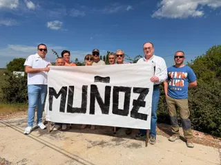 Los vecinos de Muñoz y la asociación Tod@vía, unidos en recuerdo de los niños que fallecieron en el trágico accidente ferroviario