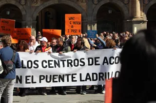 Concentración de vecinos de Puente Ladrillo (la plataforma nueva) en repulsa al centro de menores