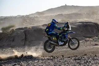 Una avería electrónica hace perder muchos minutos a Lorenzo Santolino en el Dakar