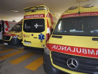 Ambulancia en el hospital de Salamanca | Imagen de archivo