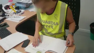 Dos detenidos por estafar a inversores a quienes hicieron creer que obtendrían grandes beneficios en el mercado de divisas