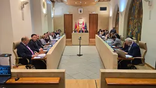 La Corporación Municipal celebra sesión ordinaria de pleno 5/12/25 | Andrea Mateos