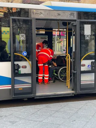 Ambulancia Autobús Av Mirat (2)