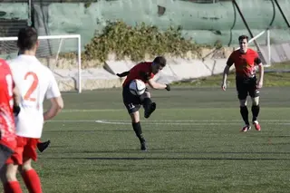 Samu Novoa, en una acción con el Béjar en el San Casto / FOTO SALAMANCA24HORAS.COM