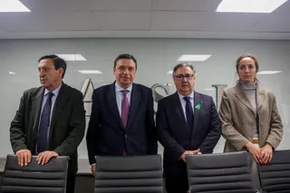 (I-D) El presidente de ASAJA, Pedro Barato; el ministro de Agricultura, Pesca y Alimentación, Luis Planas; el eurodiputado del PP Juan Ignacio Zoido; y la presidenta de ASAJA Joven, María Llorens, d