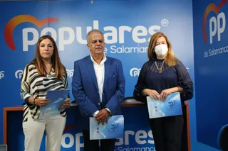 Los procuradores de en las Cortes de Castilla y León, Rosa Esteban Ayuso, José María Sanchez Martín y Carmen Sánchez Bellota