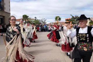 Bailes regionales con motivo de la Fiesta del Almendro en La Fregeneda | JESÚS FORMIGO