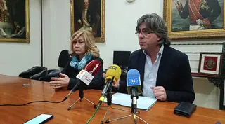 Luis Francisco Martín acompañado de Purificación Pozo.