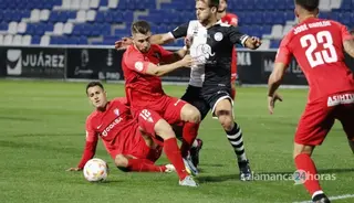 Tropi, ante el San Fernando | FOTO SALAMANCA24HORAS.COM